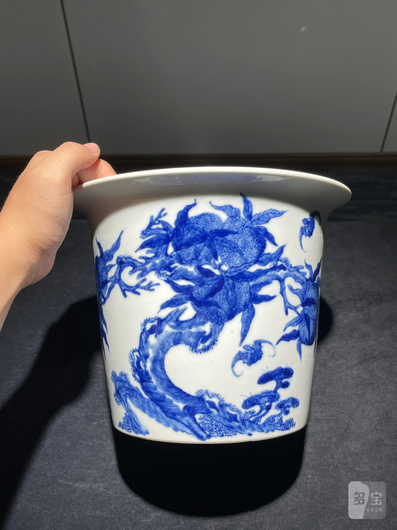 民国 青花九桃纹花盆 - 图2